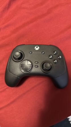Razer - Wolverine V3 Tournament Edition Wired Gaming Controller with 6 Remappable Buttons, Designed for Xbox Series X|S, PC - Black