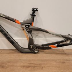 2016 Vitus Dominer Bike Frame