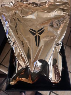 Kobe mystery box shoes