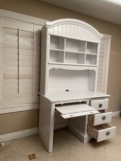 White wood vanity desk w/ keyboard drawer & hutch