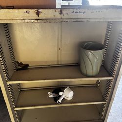 Moving sale  everything must go! FREE   Must pick up! Wednesday 10-12