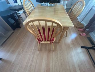 Wood table and leaf extender