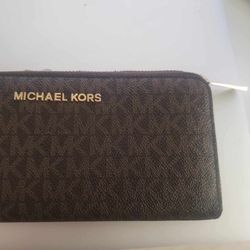 Michael Kors Clutch Wallet 