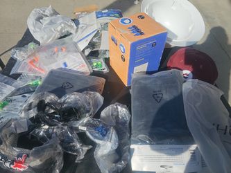 New CONSTRUCTION SUPPLIES  Gloves Safety Glasses Hard Hat 30 Gloves Ear Plugs 400 