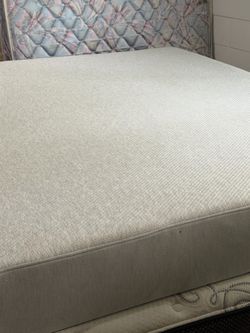 USED KING SIZE MEMORY FOAM COOL GEL MATTRESS ONLY