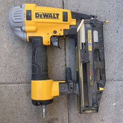 16 Gauge dewalt Air Finish Nailer