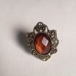 BEAUTIFUL WOMEN’S RING SIZE 8 ADJUSTABLE 