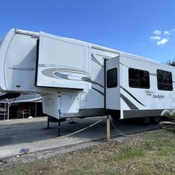 2007 Forest River Sandpiper 5th Wheel 