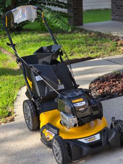 Brand New DEWALT 21 in. 163cc Briggs and Stratton 725Exi Engine Rear Wheel Drive 3- in-1 Gas Self Propelled Walk Behind Lawn Mower