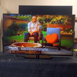 55 Inch Vizio Smart Beautiful Tv Comes With Remote Control Shows Great Picture Works Perfect Guaranteed 