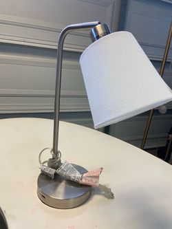 Lamp with usb connection