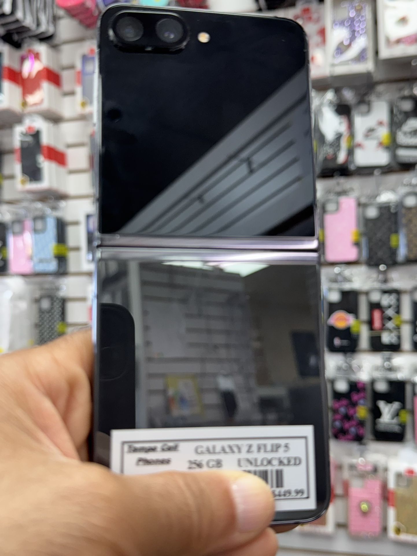 Samsung Galaxy Z Flip 5 Unlocked 256 gb excellent condition! $400