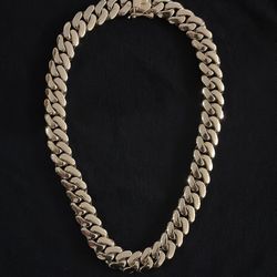 14k stamped Cubans for sale let me know for size and prices📲📲