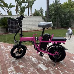 Folding electric bicycle