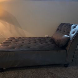 Like New Chaise Lounge