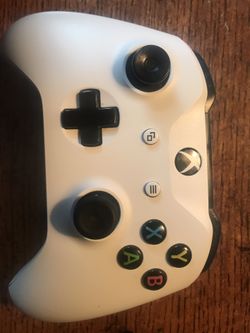 Xbox one wireless controller ( white color )