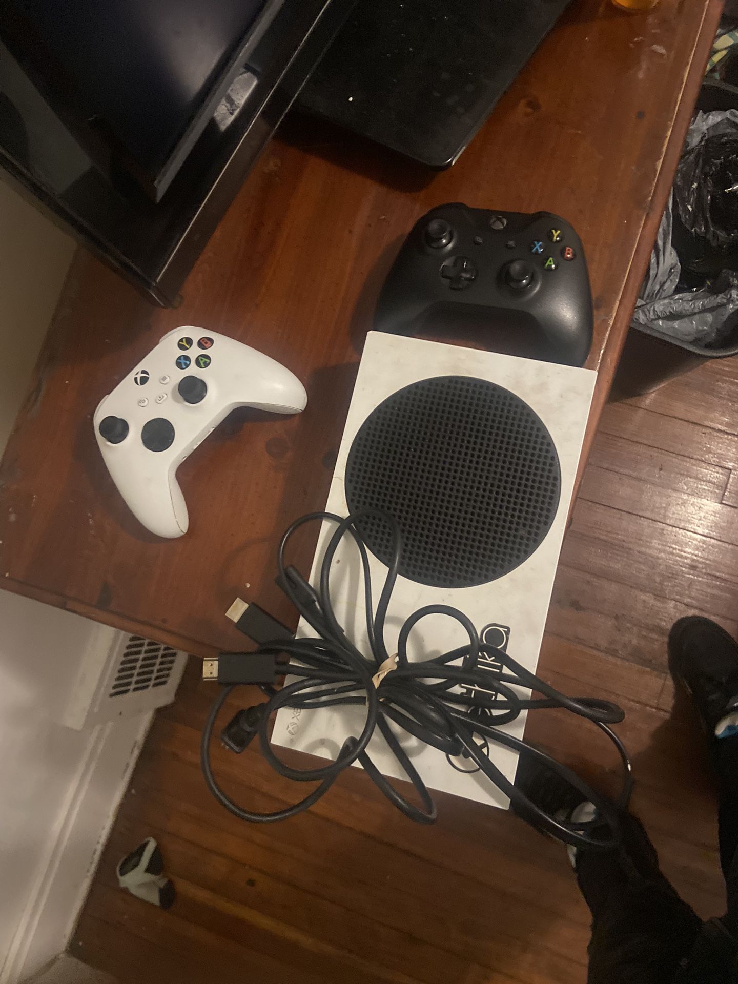 Great Xbox S With 2 Controllers For Sale