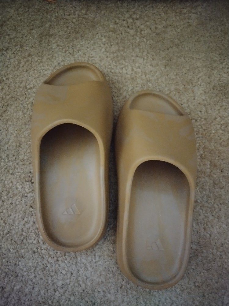 Yeezy Slides