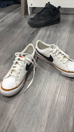 White Nike shoe
