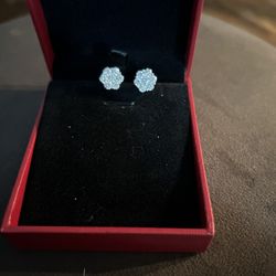 14k Flower Earrings Diamond 
