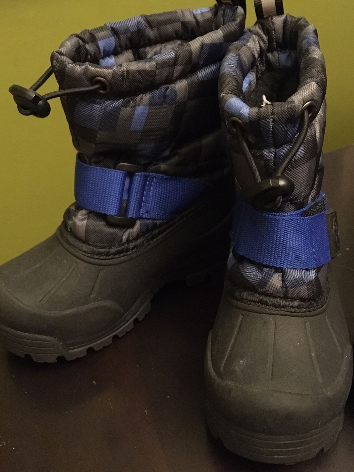 Kids Snow Boots Size 7c
