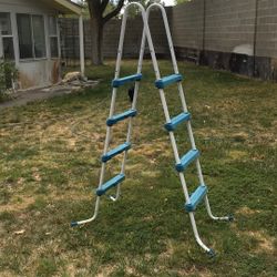 Above Ground Pool Ladder. 4 Foot Pool