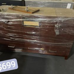  🚨 Clearance Sale – Bathroom Vanities at Unbeatable Prices! 🚨

We're clearing out inventory to make room for new styles –
Now is the best time to