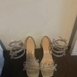 High heel butterfly around leg -NEED IT GONE !!