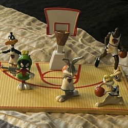 Space jam Basketball Play Set. Michael Jordan, Bugs Bunny, Lola Bunny, Daffy Duck And Marvin