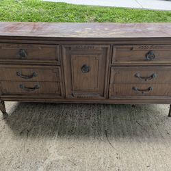 Vintage 9 Drawer Dresser
