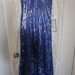 Juniors' Illusion-Corset Floral-Lace Gown