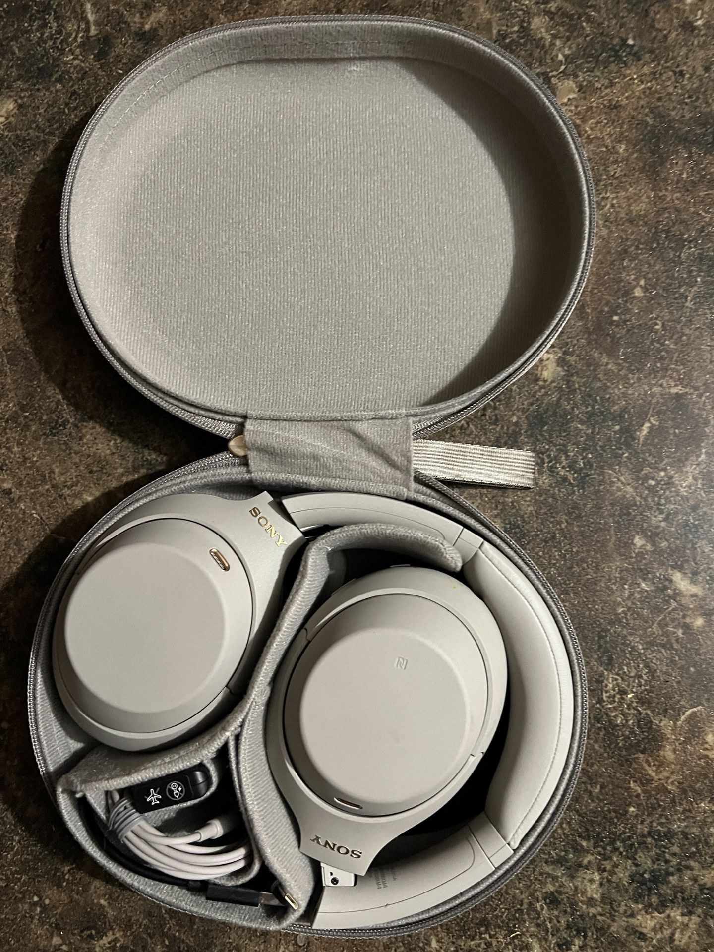 Sony WH 1000XM4 Wireless Premium Noise Canceling Overhead Headphones with Mic for Phone Call and Alexa Voice Control Silver WH1000XM4