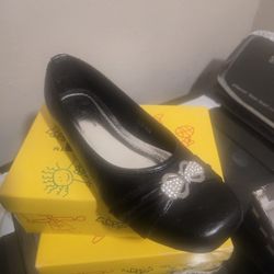 Flats kids 4..  Used 1 time  (Free)
