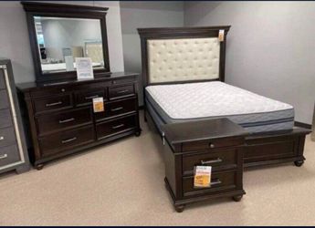 Brand New Brynhurst King Size Bedroom Set Dark Brown for Sale in