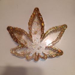 Cannabis Leaf Resin Ashtray