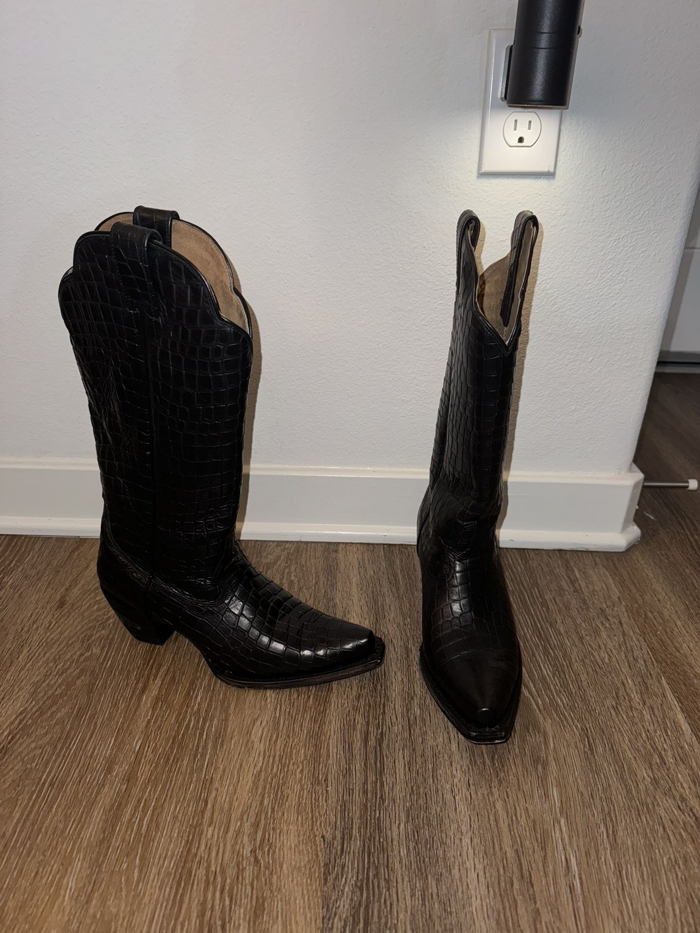 Black 8 Women Boots