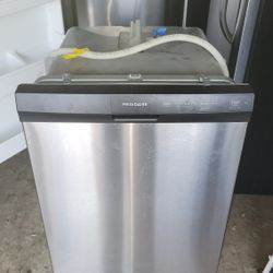 FRIGIDAIRE DISHWASHER IN EXCELLENT CONDITION CAN DELIVER ANYWHERE 