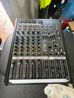 Mackie profx8