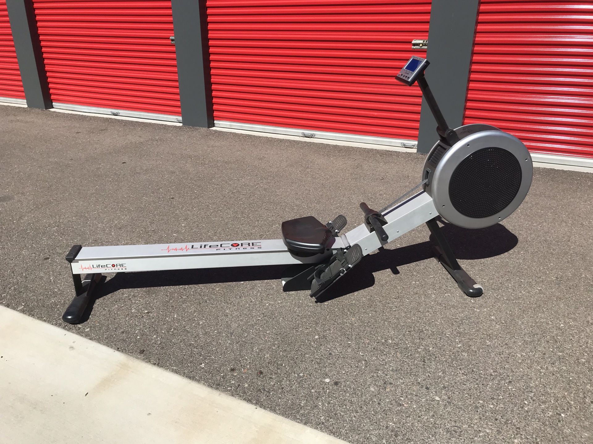 Excellent Rowing Machine LifeCore Fitness R100 Rower for Sale in
