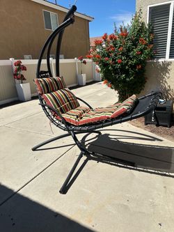 Outdoor Hanging Lounge Chair with Stand