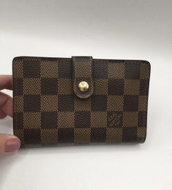 Authentic Louis Vuitton Kisslock Wallet