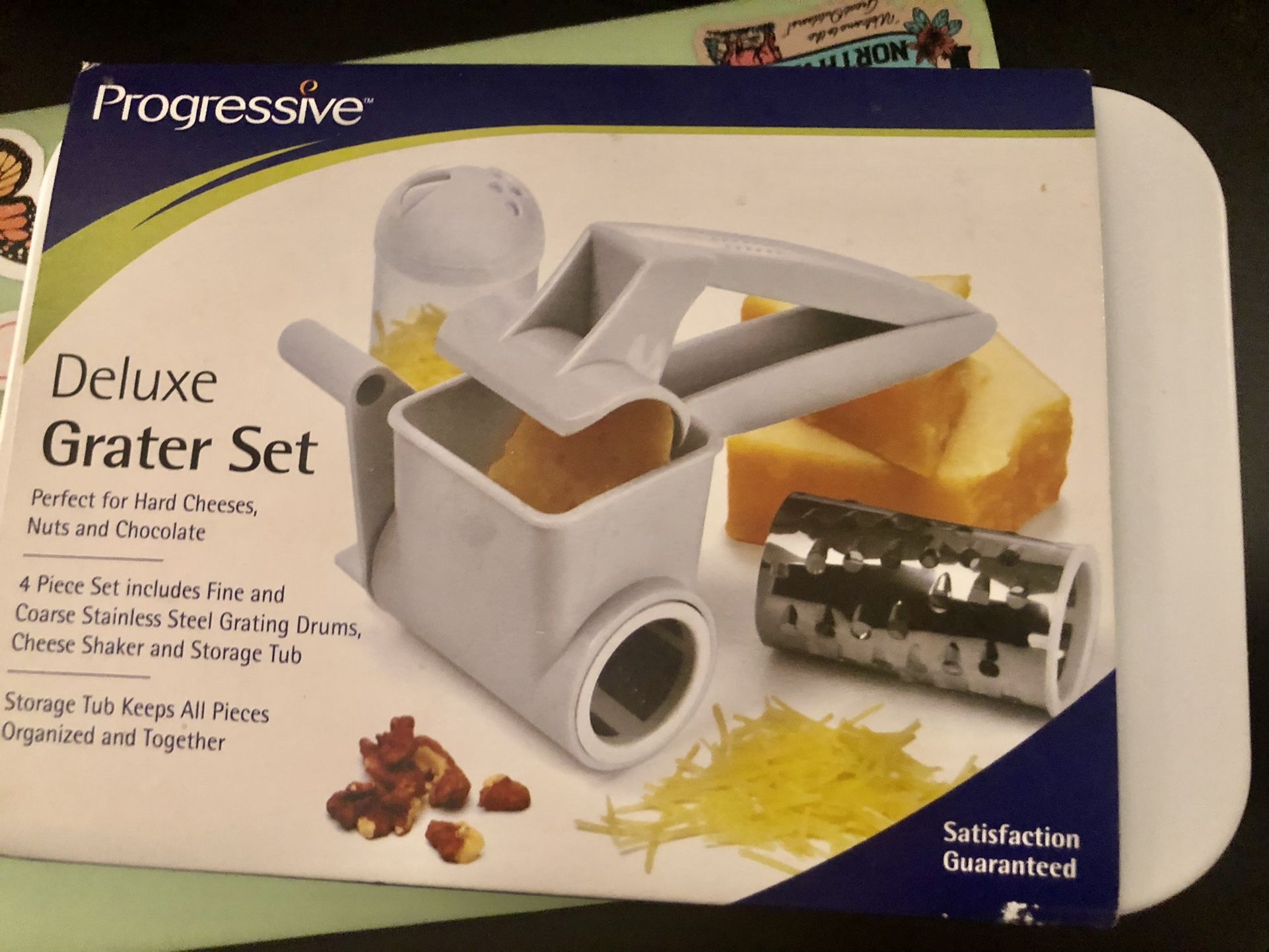 Cheese/chocolate/nuts  Grater Set