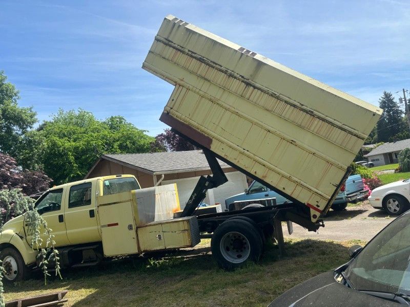 2002 Ford Dump Truck