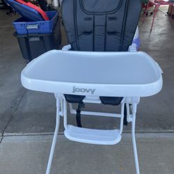 Joovy Foldable High Chair
