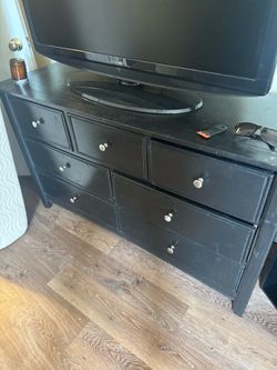 Black dresser