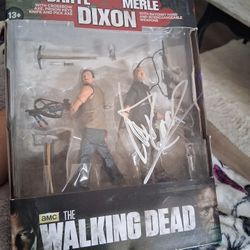 Walking Dead Toy Michael  Rooker Signature