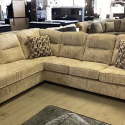 Lonoke 2pc Sectional with Chaise
