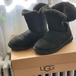 Black Bailey Button Ugg Boots