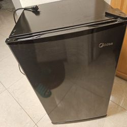 Fridge And Mini Freezer 