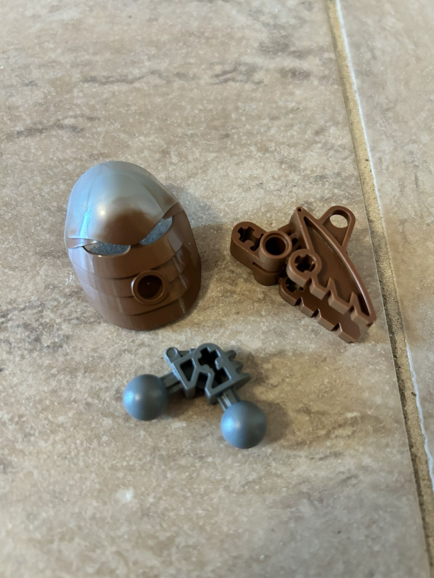 Lego Bionicle Kanohi Mask Rau with Pearl Light Gray Top (Ahkmou) A-10 + Extra